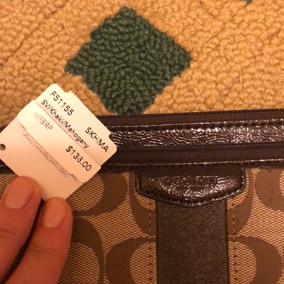 NWT Coach wallet/wristlet - Picture 2 of 6